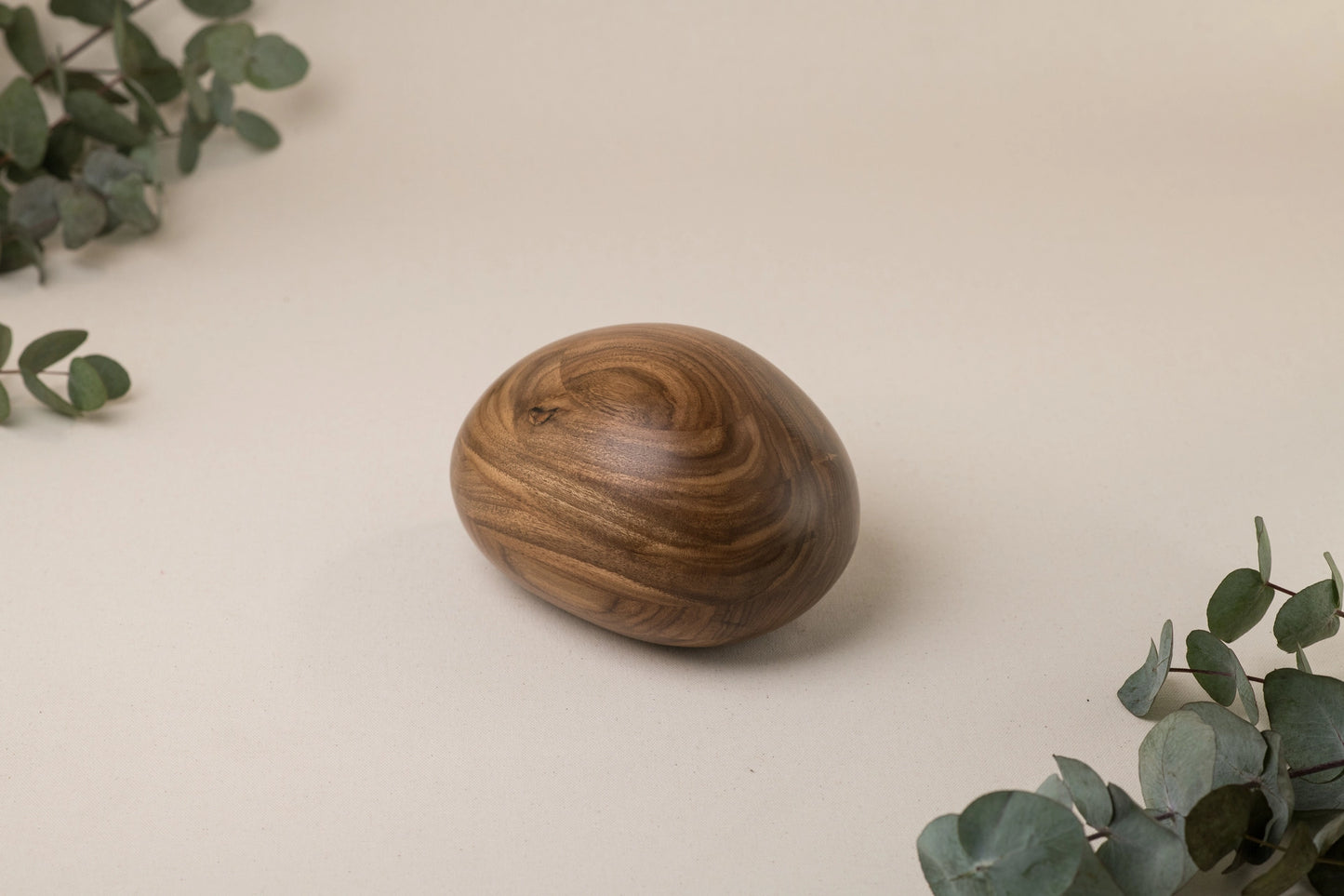 Laurel Urn | River Stone