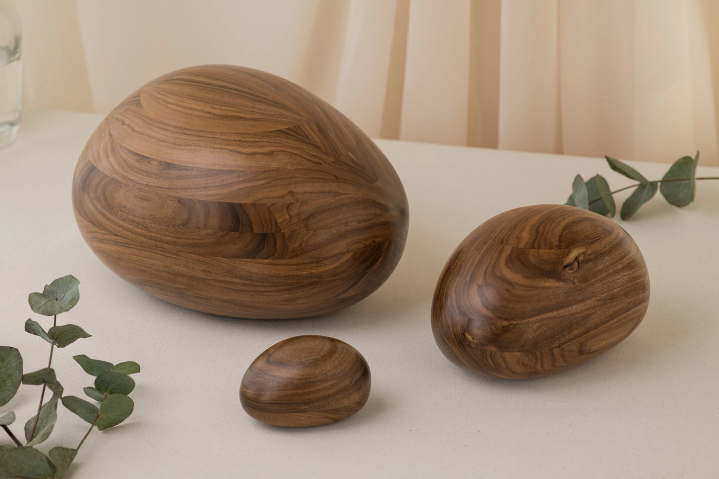 Laurel Urn | River Stone