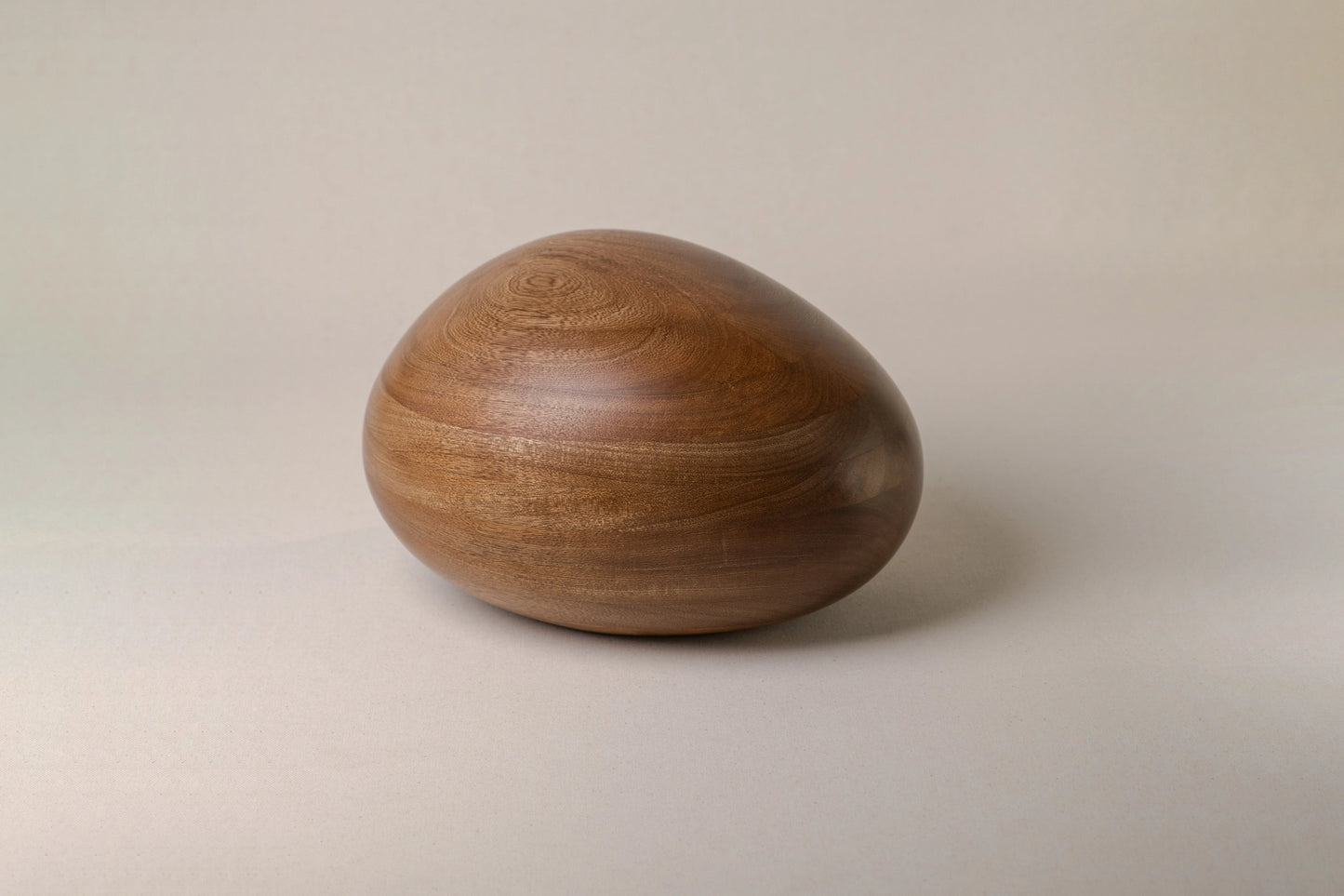 Oak Urn | River Stone