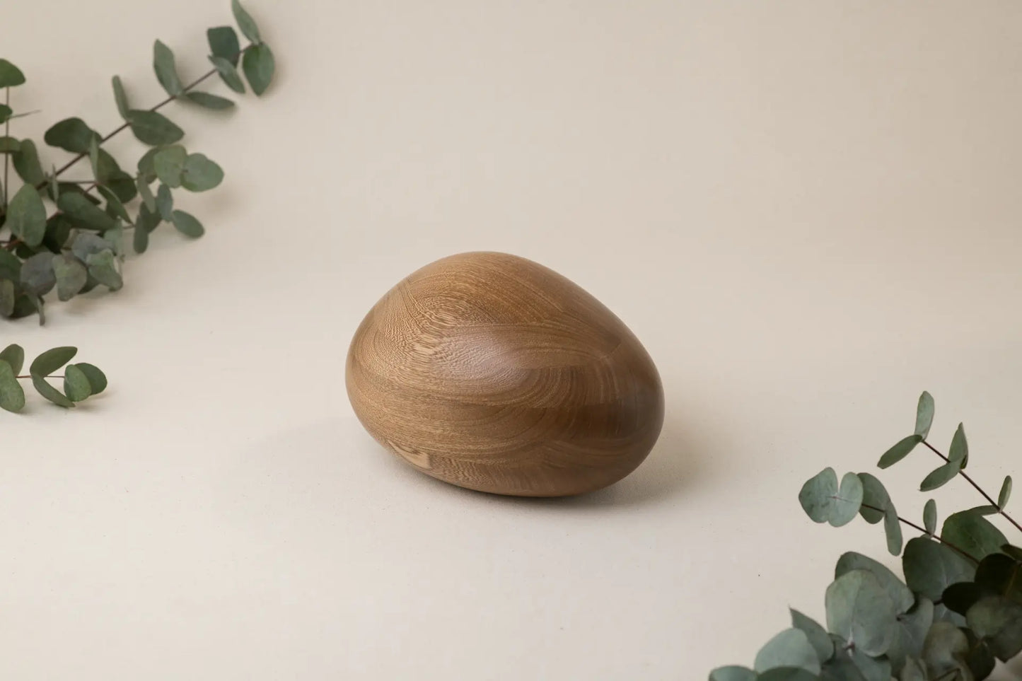Oak Urn | River Stone