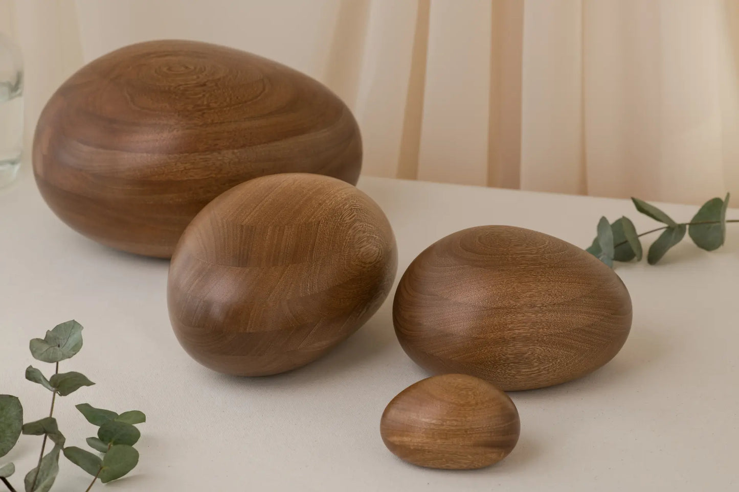 Oak Urn | River Stone