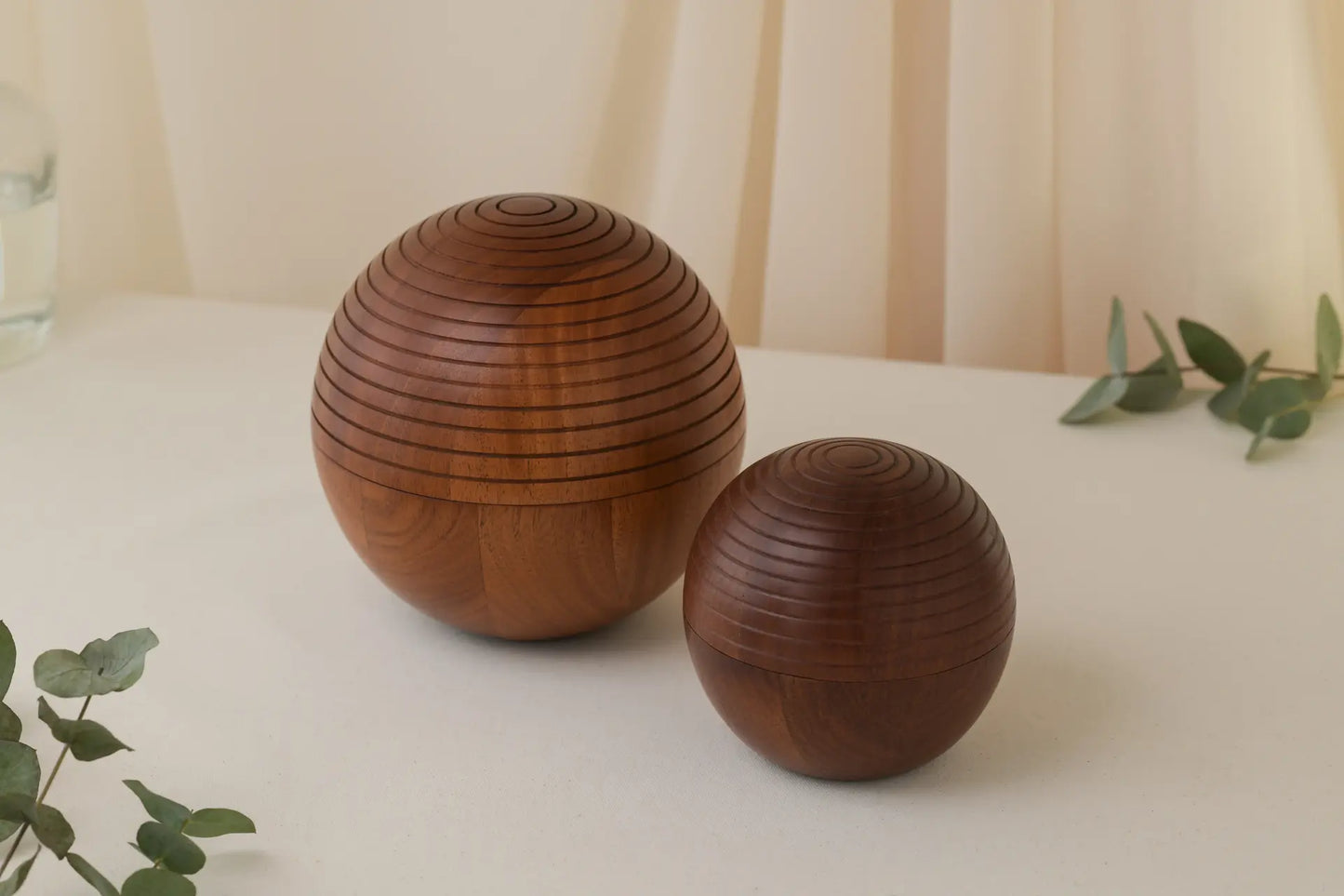 Mahogany Urn | Pure Love